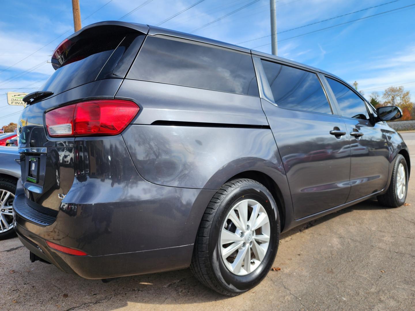 2017 GRAY Kia Sedona LX (KNDMB5C16H6) , AUTO transmission, located at 2660 S.Garland Avenue, Garland, TX, 75041, (469) 298-3118, 32.885551, -96.655602 - Welcome to DallasAutos4Less, one of the Premier BUY HERE PAY HERE Dealers in the North Dallas Area. We specialize in financing to people with NO CREDIT or BAD CREDIT. We need proof of income, proof of residence, and a ID. Come buy your new car from us today!! This is a Very clean 2017 HYUNDAI KIA - Photo#3